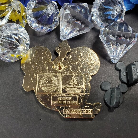 Disney Goofy Trading Pin Shanghai Bling Lapel Pin Brooch Badge Accessories Gift - Picture 3 of 5